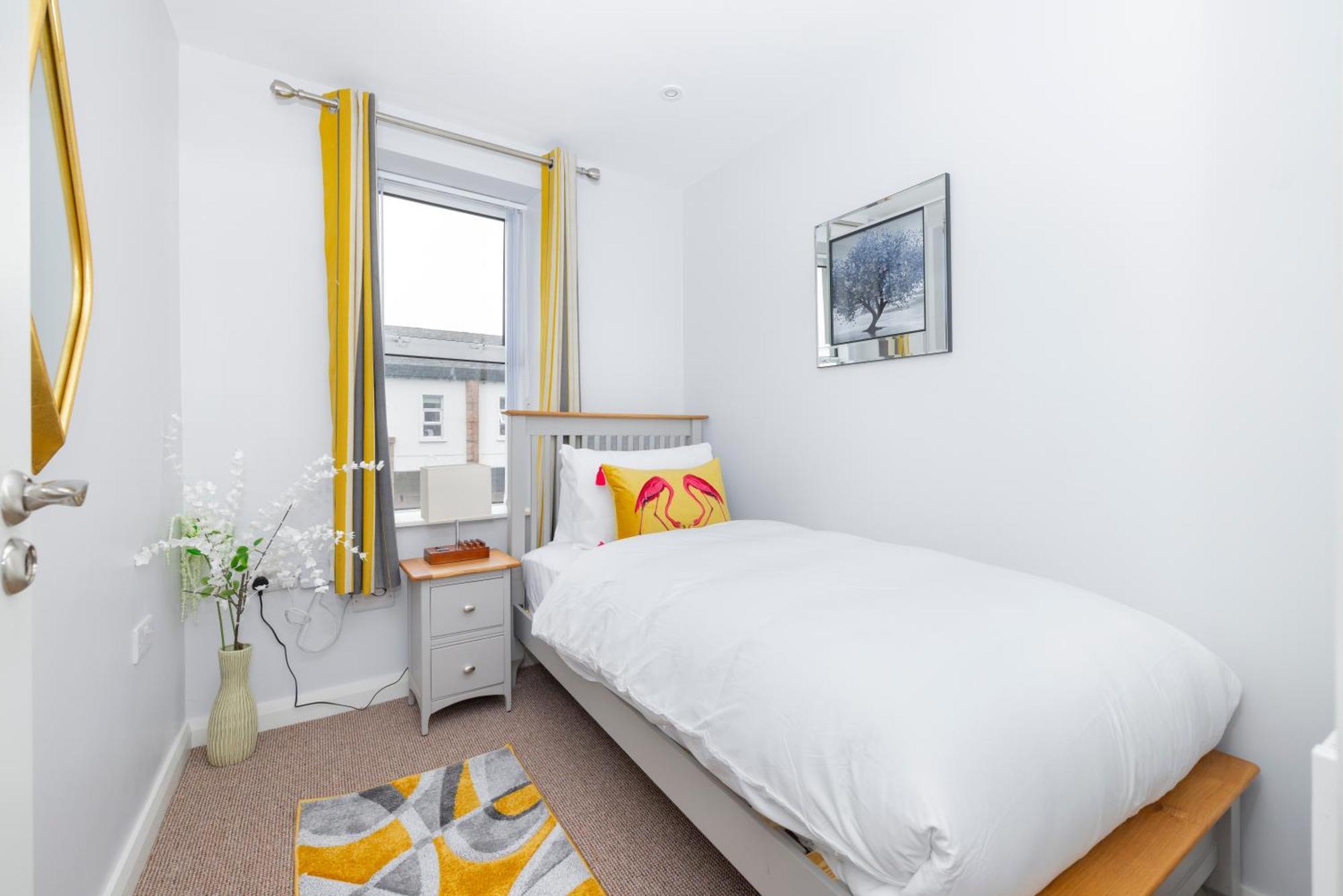 Modern 2 Bed Apartment Enniskillen Ngoại thất bức ảnh